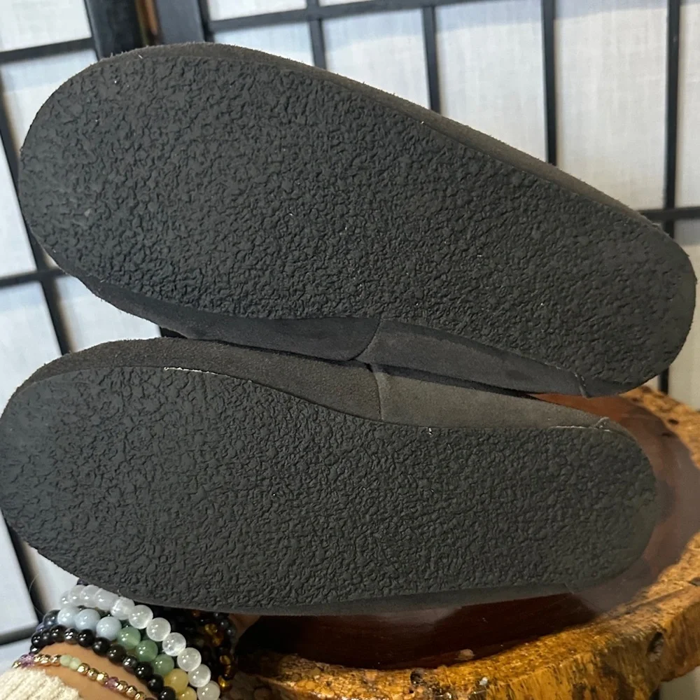 Minnetonka Gray Suede Slippers EUC Size 4 Leopard Faux Fur Interior